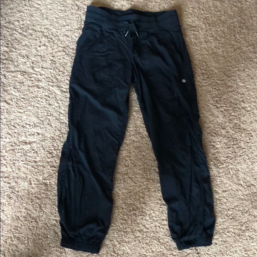 EUC Lululemon size 8 dance studio crop/jogger